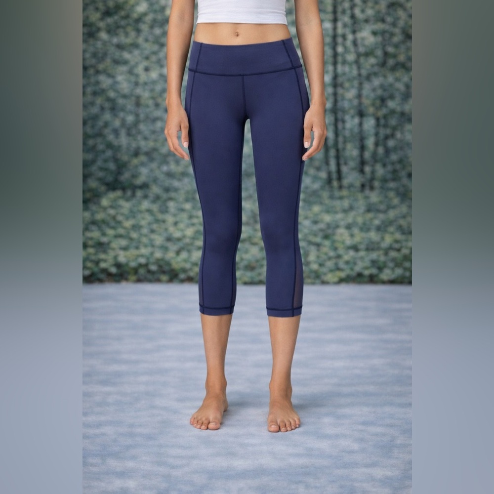 Lululemon Breathe Easy Crop‎ in Cadet Blue Size 2
